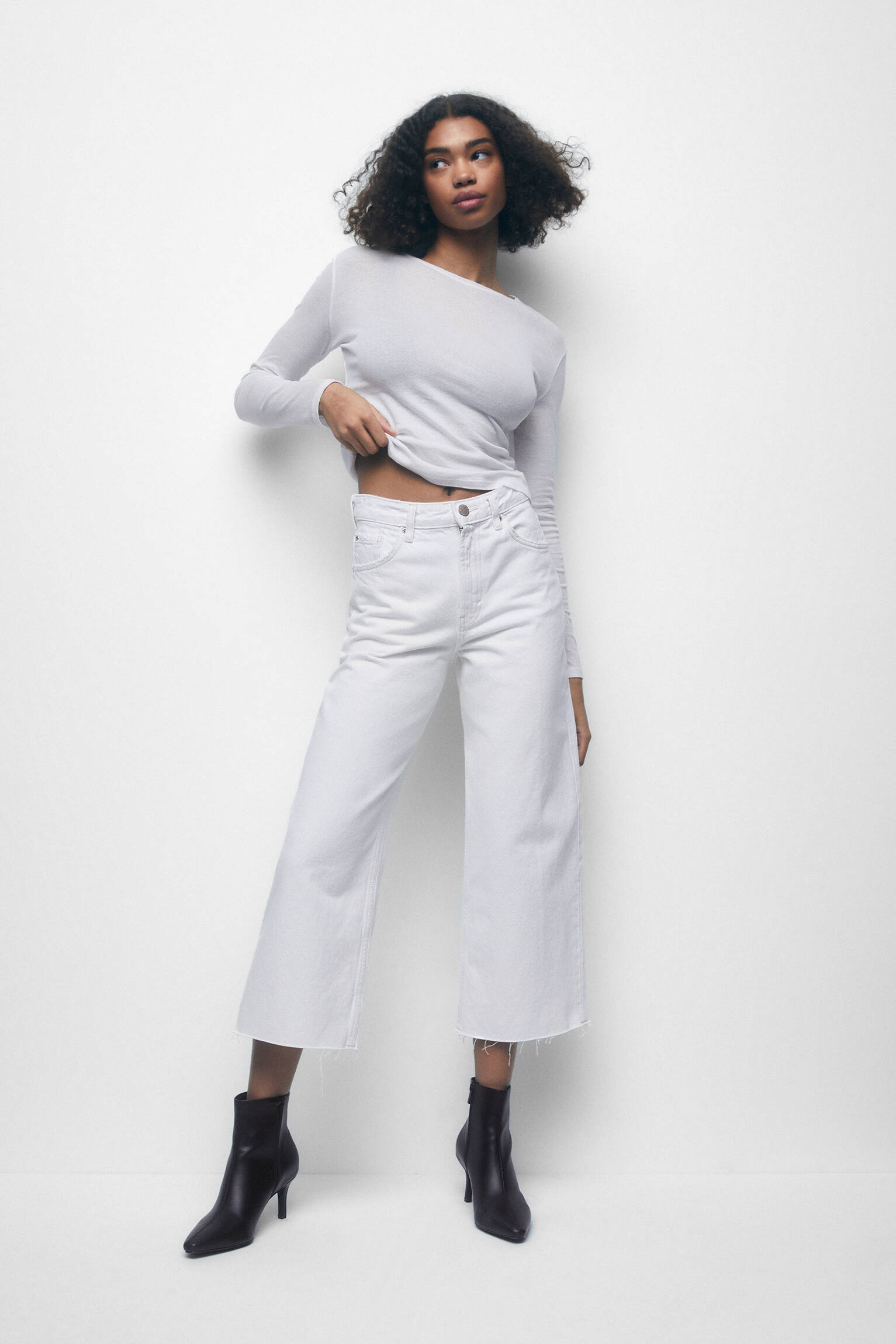 CALÇA JEANS CULOTTE DE CINTURA ALTA - OFF-WHITE