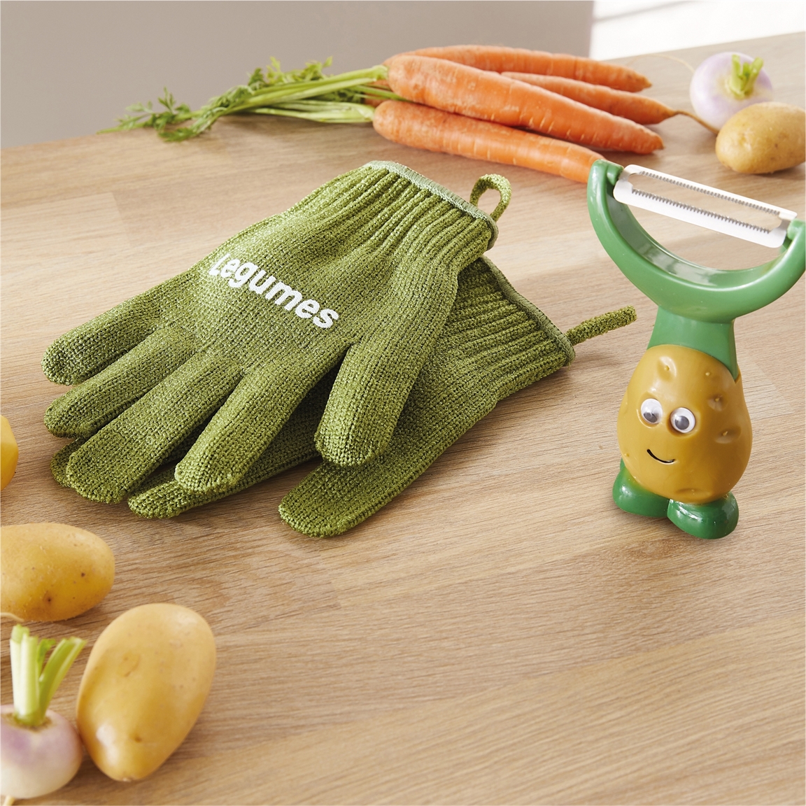 Gants et éplucheur légumes