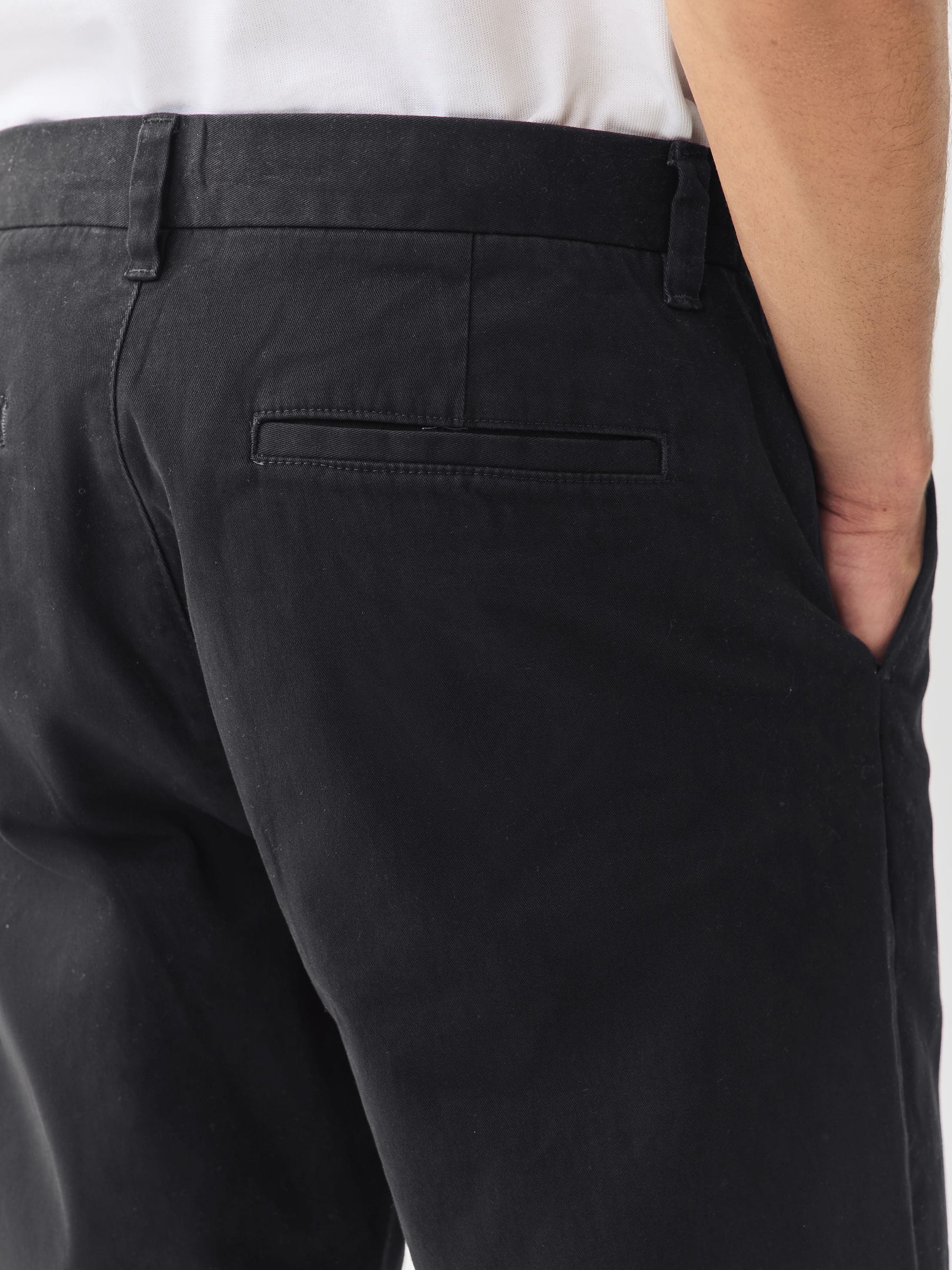 Zwart - Standaard toelopende pasvorm - Stretchy chino