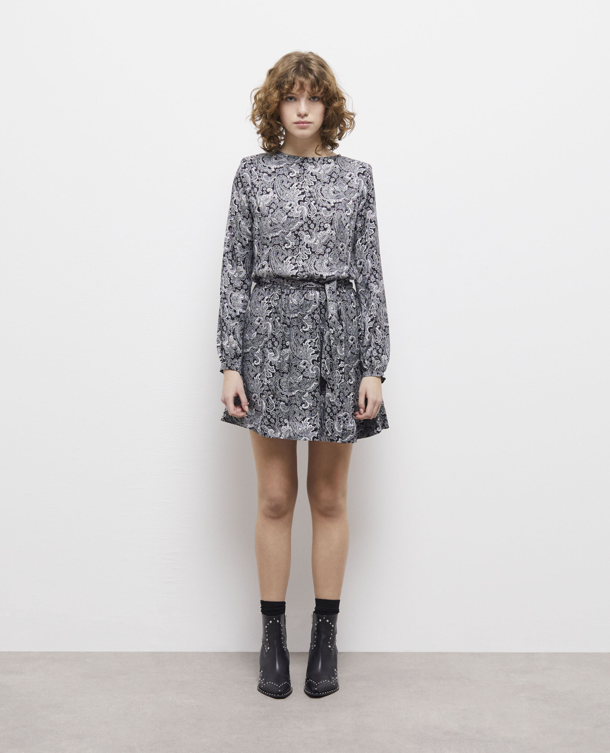 Robe courte avec ceinture imprimée