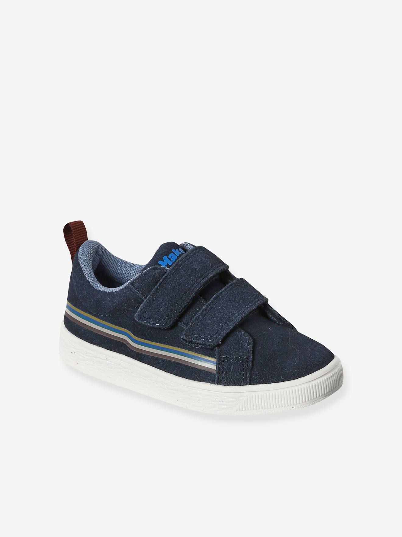 Tênis infantil de couro com fecho de velcro