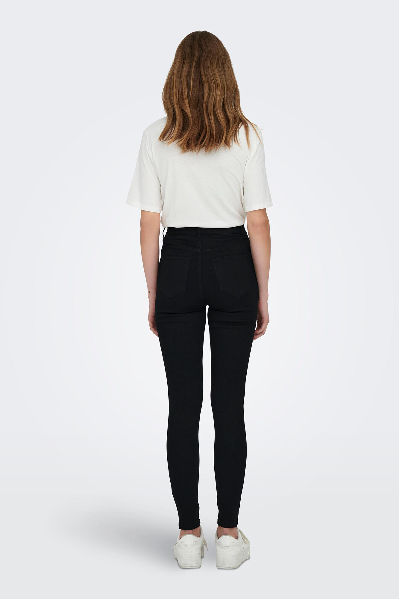 Calça jeans skinny tingida com elastano
