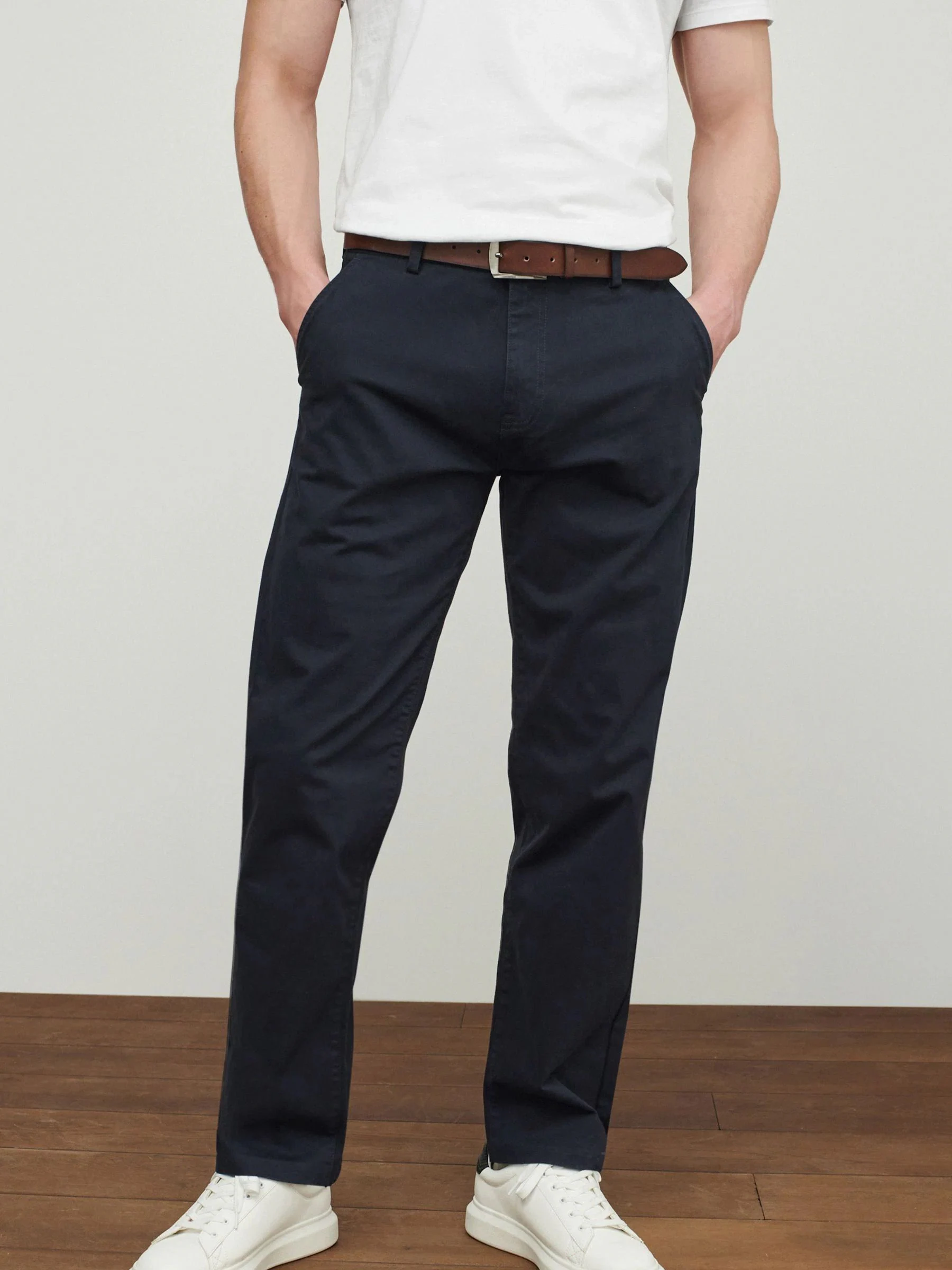 Donkerblauw - Straight fit - Zachte chino met riem