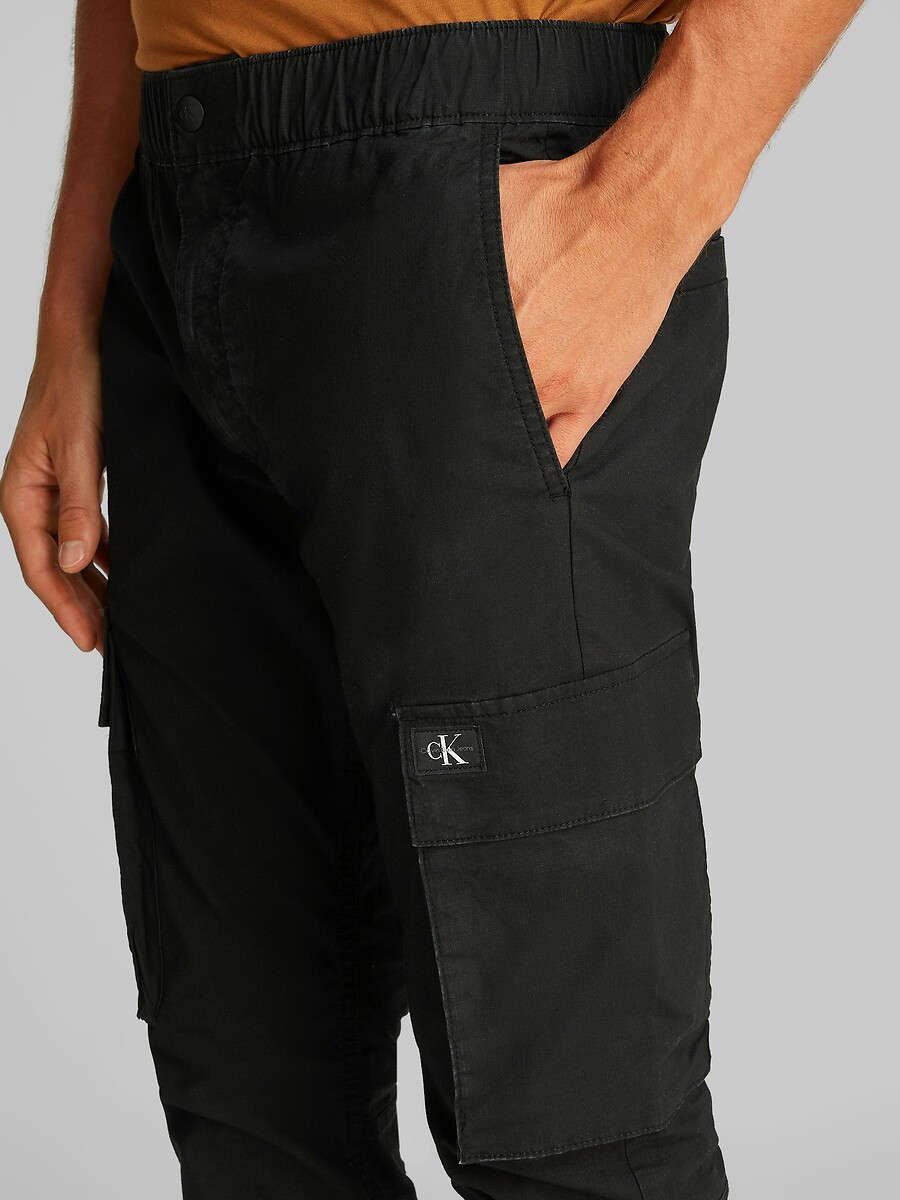 CALVIN KLEIN JEANS<br>Calça cargo skinny