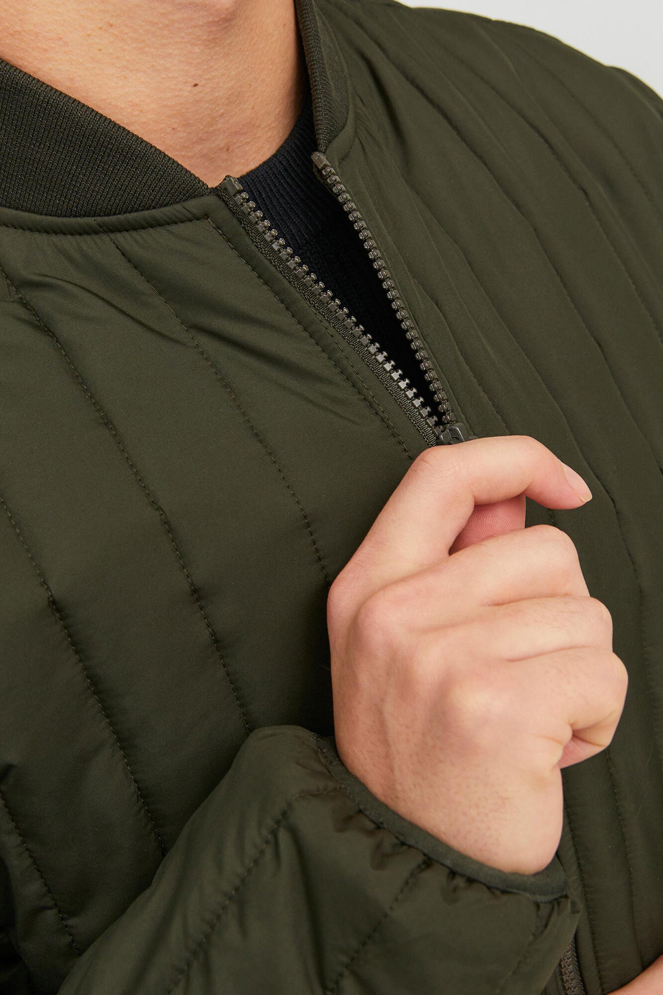 Jaqueta bomber acolchoada