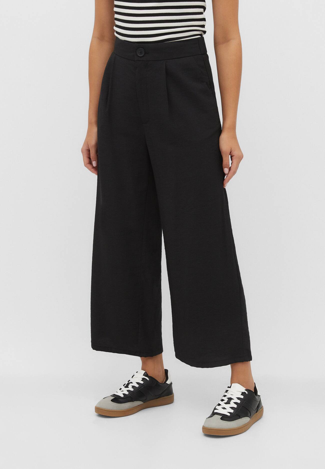 Calças pantalonas fluidas com pences