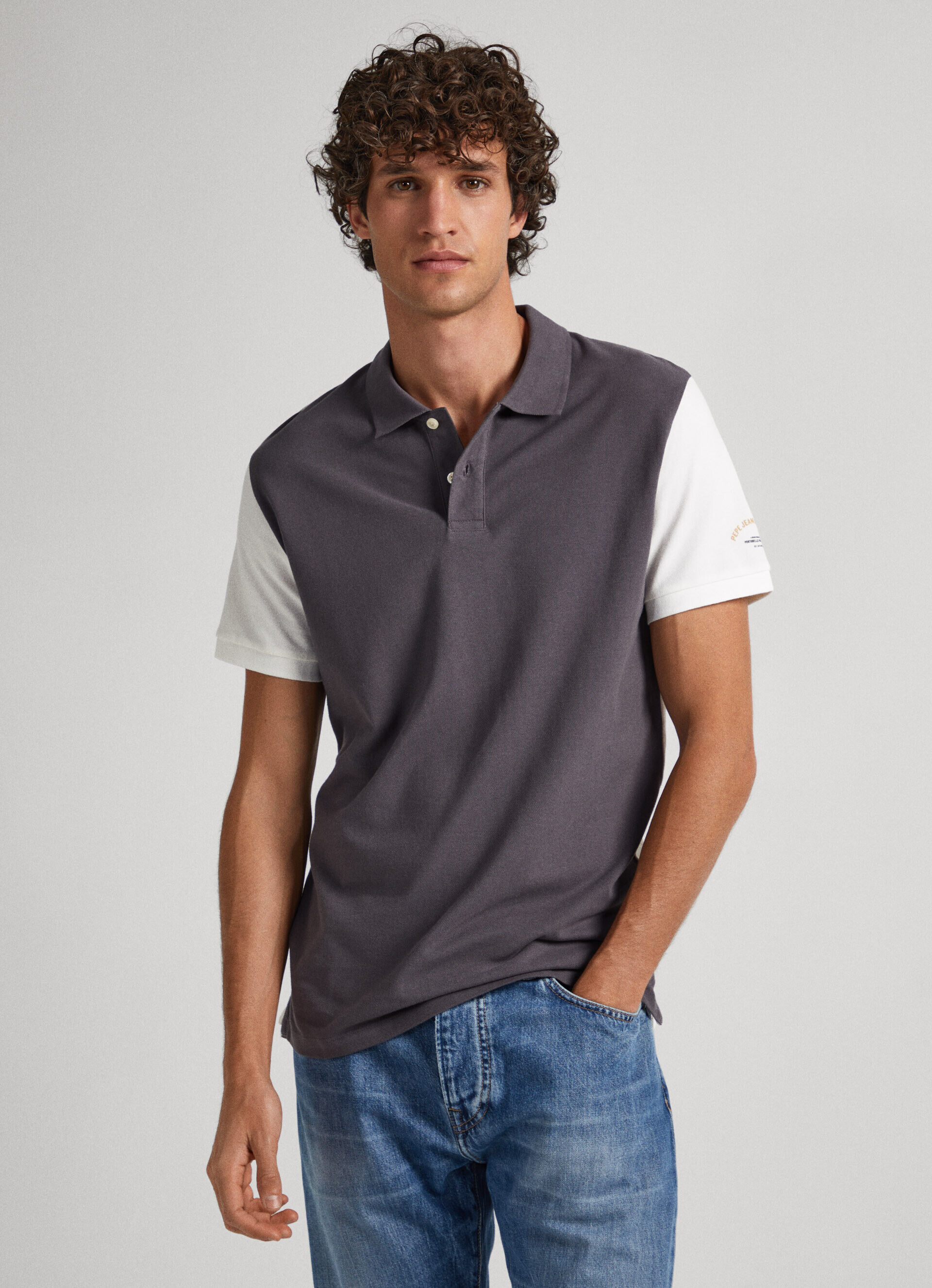 POLO PIQUÉ COLOR BLOCK - cinza trovão