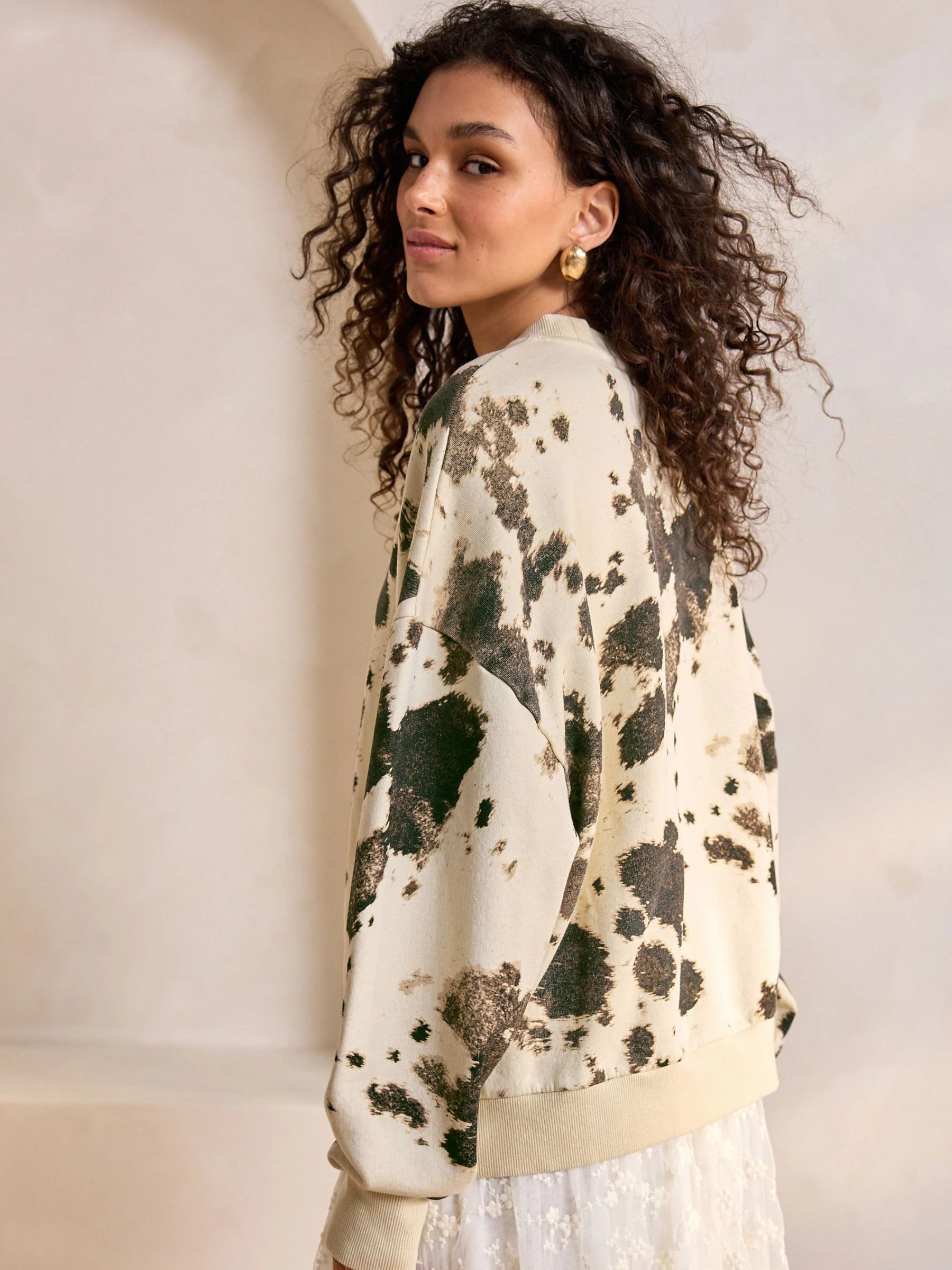 Chocolade Koe - Sweatshirt met ronde hals en all-overprint