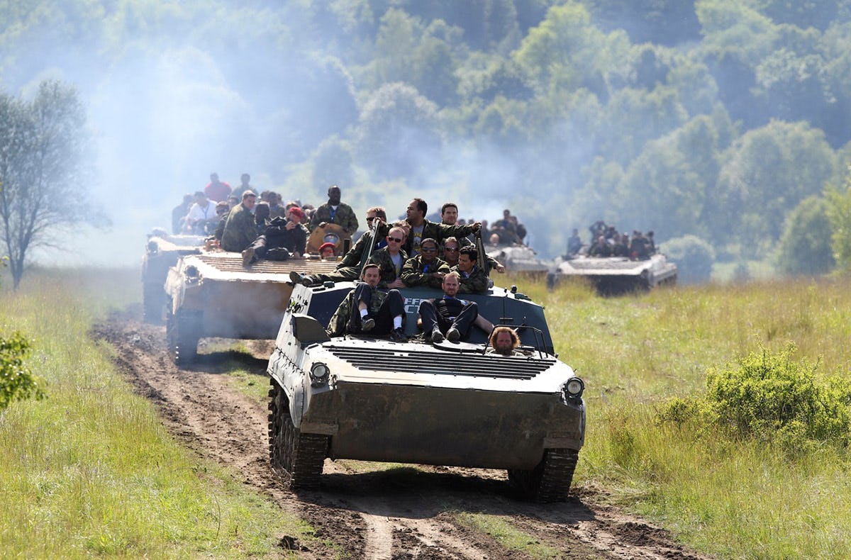 Schützenpanzer BMP1 fahren Milovice als Geschenk