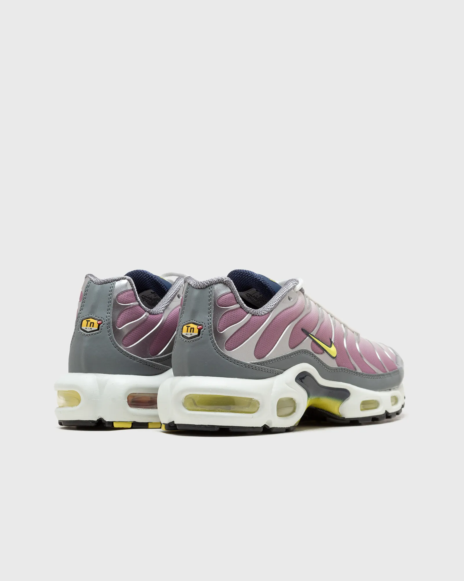 Nike WMNS NIKE AIR MAX PLUS 'VIOLET DUST AND HIGH VOLTAGE'