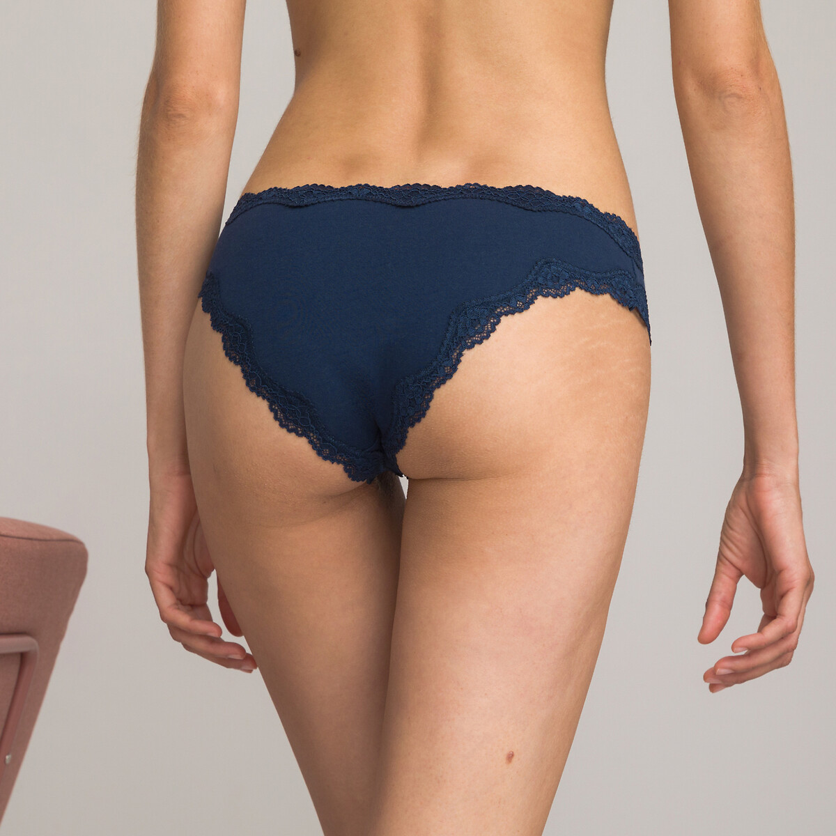 COLEÇÃO LA REDOUTE<br>Conjunto de 3 tangas em algodão e renda