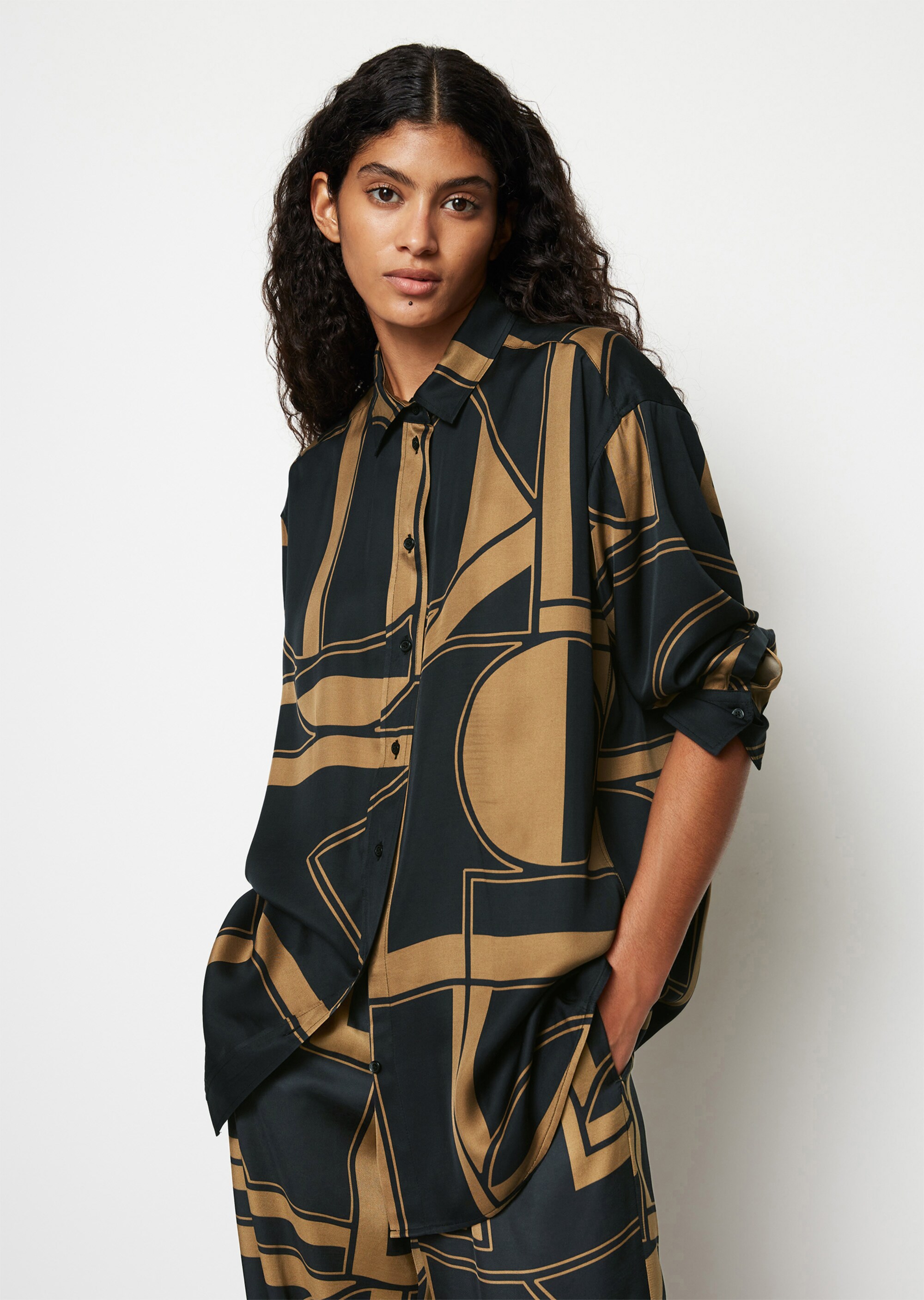 Allover-Print-Bluse oversize aus bedruckter Viskose