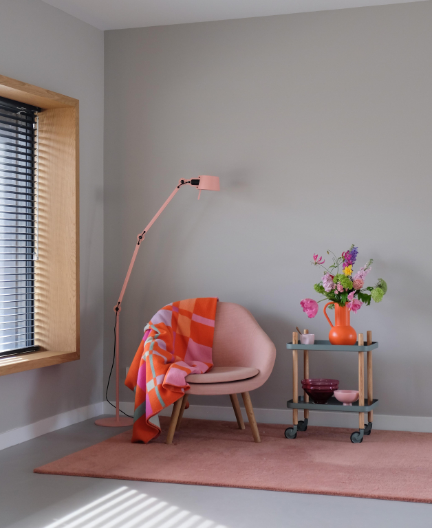 Tonone Bolt 2 Arm vloerlamp Striking Orange