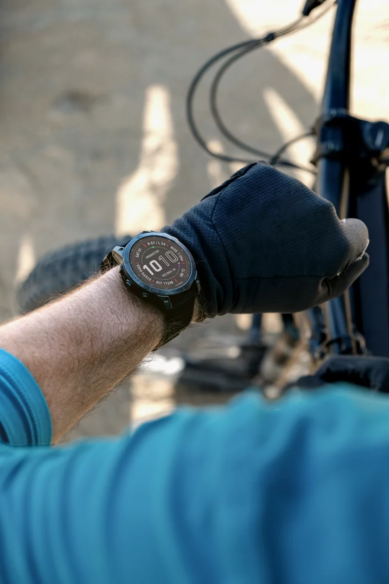 GARMIN Fenix 7 Sapphire Solar Sportuhr