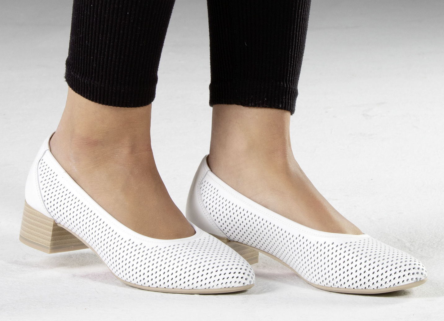 ELENA EDEN Pumps mit luftiger Perforation