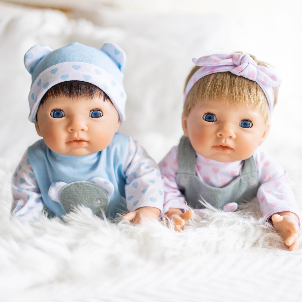Tiny Treasures Puppe im blauen Bärenoutfit, 44 cm
