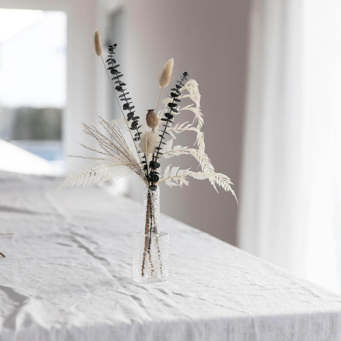 Gedroogde bloemenboeket, tafeldecoratie, boho wit