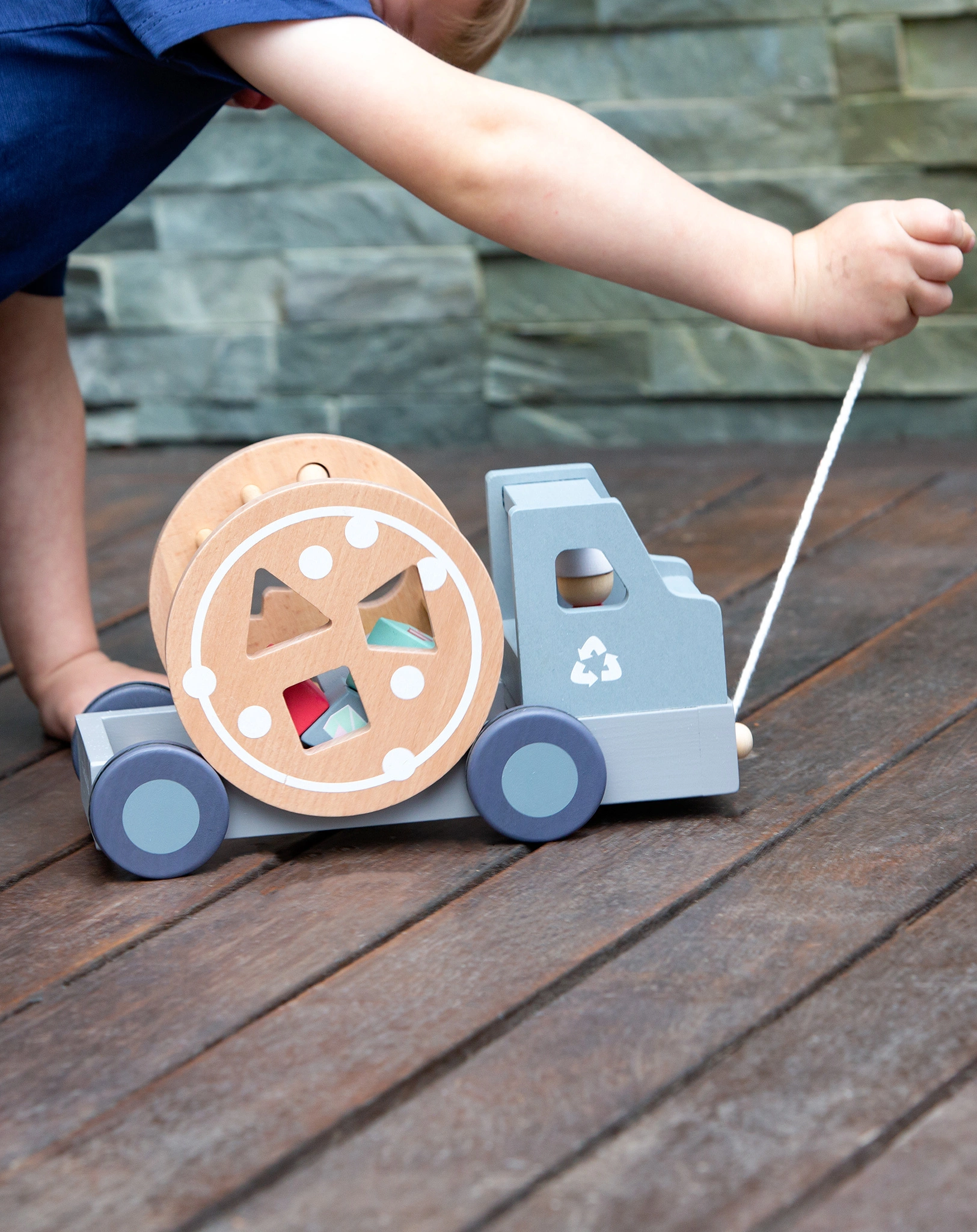 Holz-Nachziehauto RECYCLING TRUCK 8-teilig in pastell