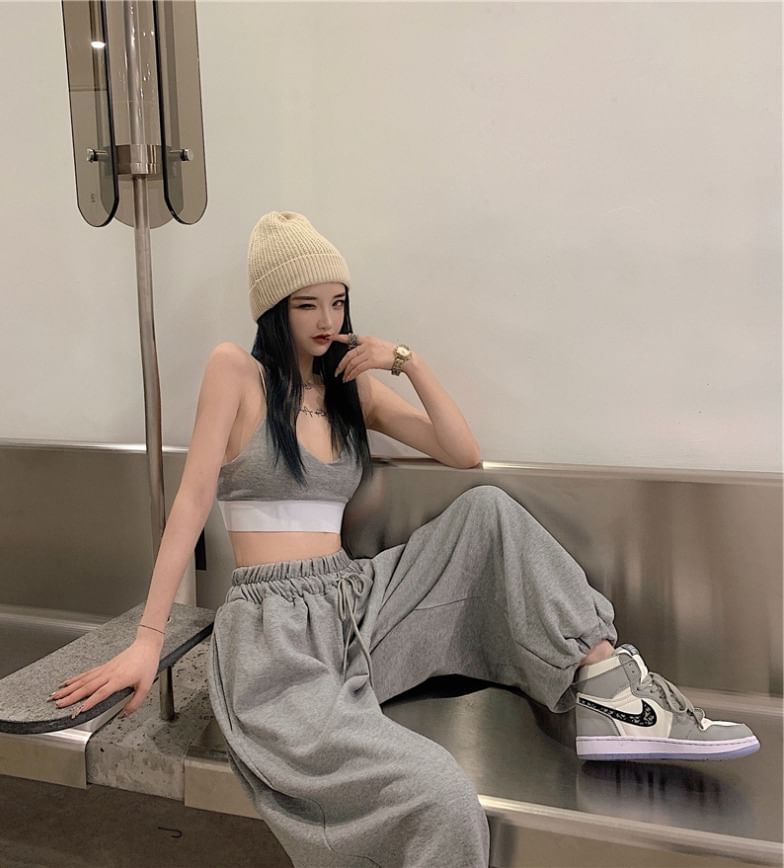 Bigfol - Set: Crop top + joggingbroek