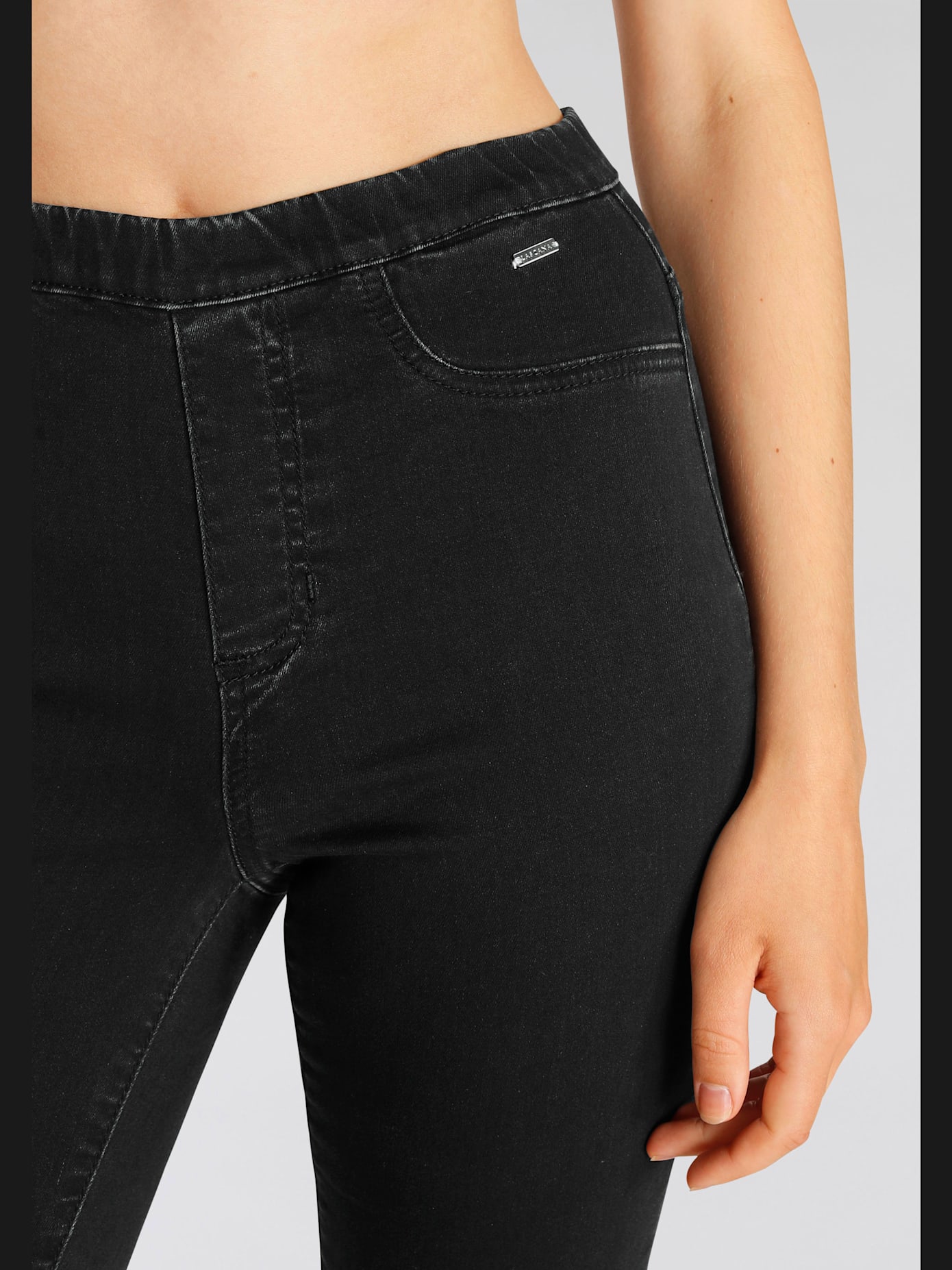 Jegging avec jambes évasées