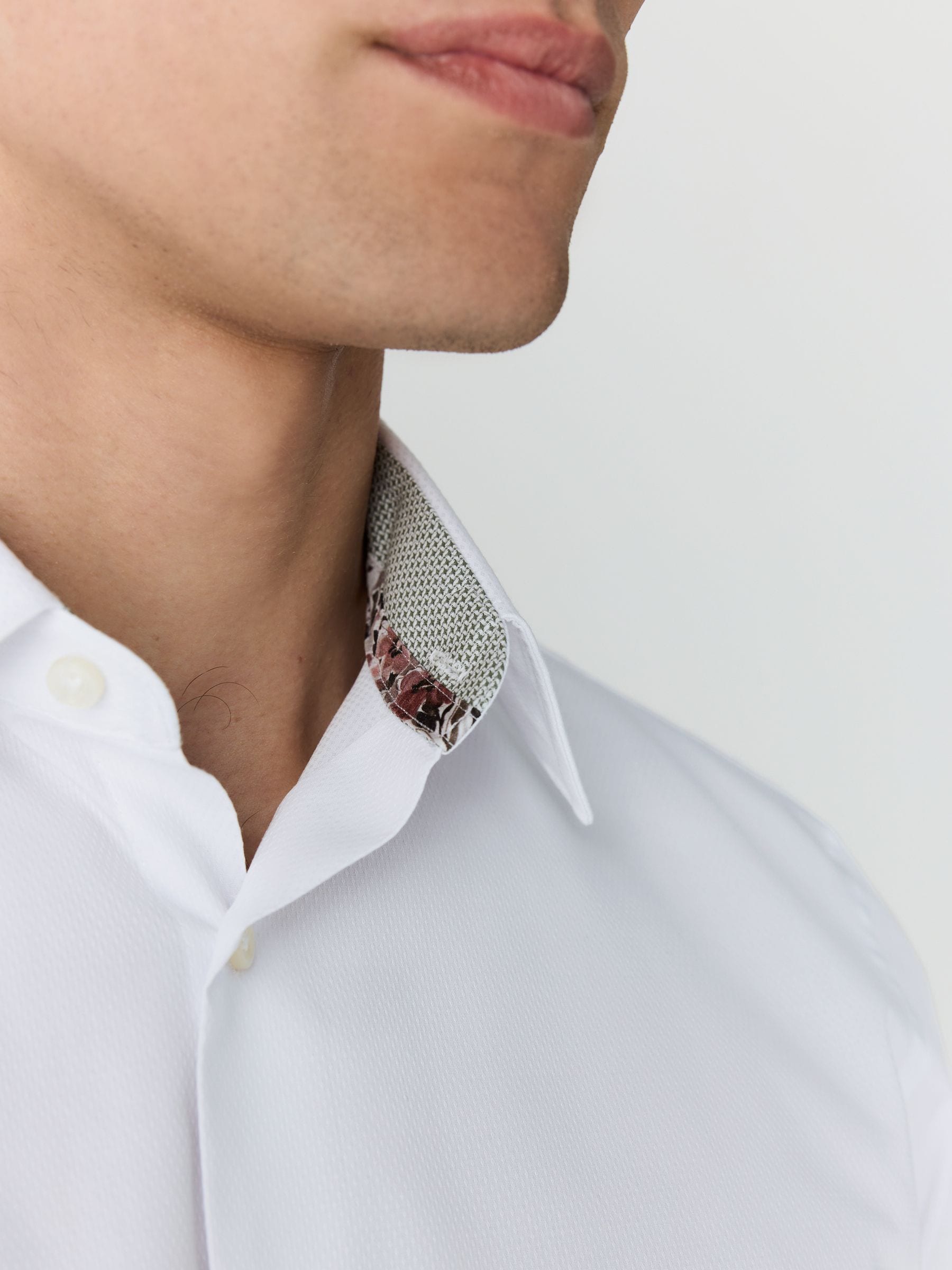 Wit - Slim Fit - Strijkvrij overhemd met textuur en afwerking