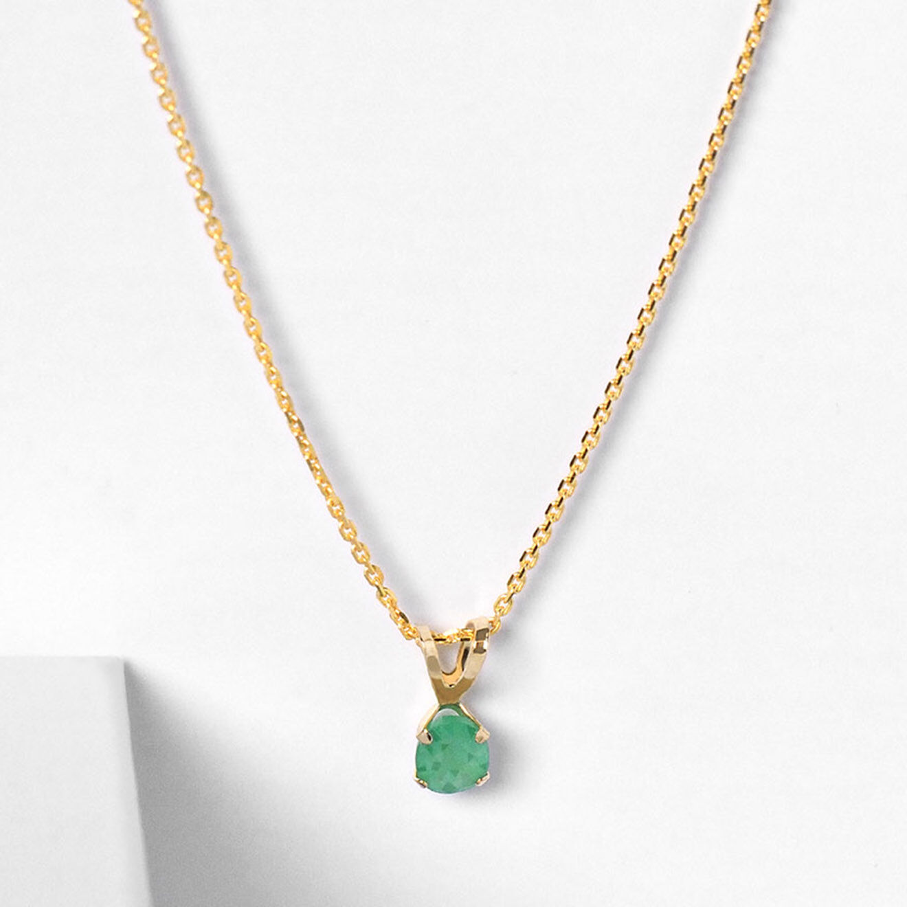 Instant d'Or Pendentif Puce Emeraude 0.34 ct or jaune