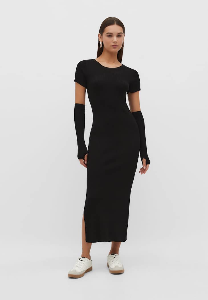 Vestido midi de tricô grosso com mangas