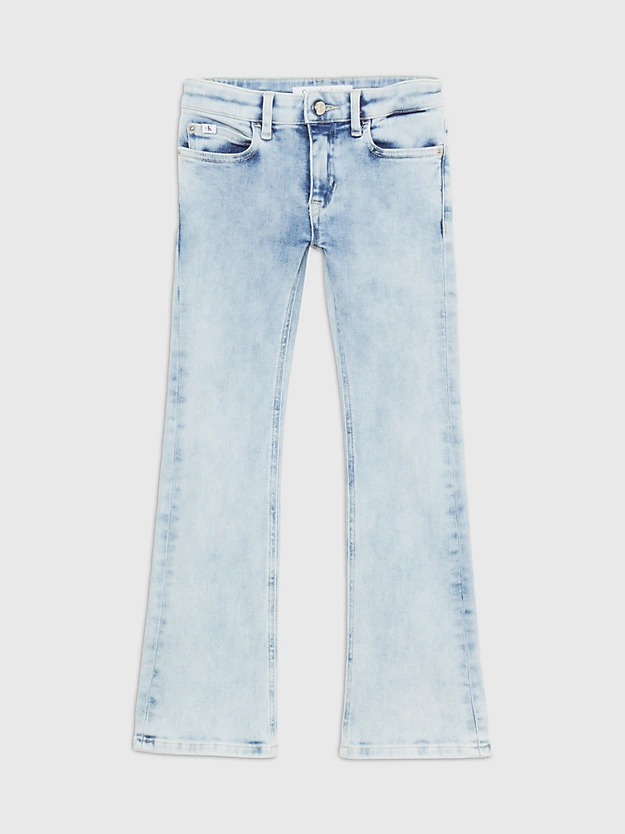 Ele me deu calças jeans.