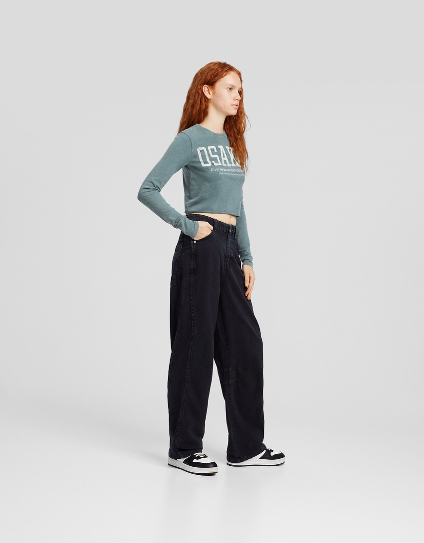 Camiseta cropped de manga comprida estampada