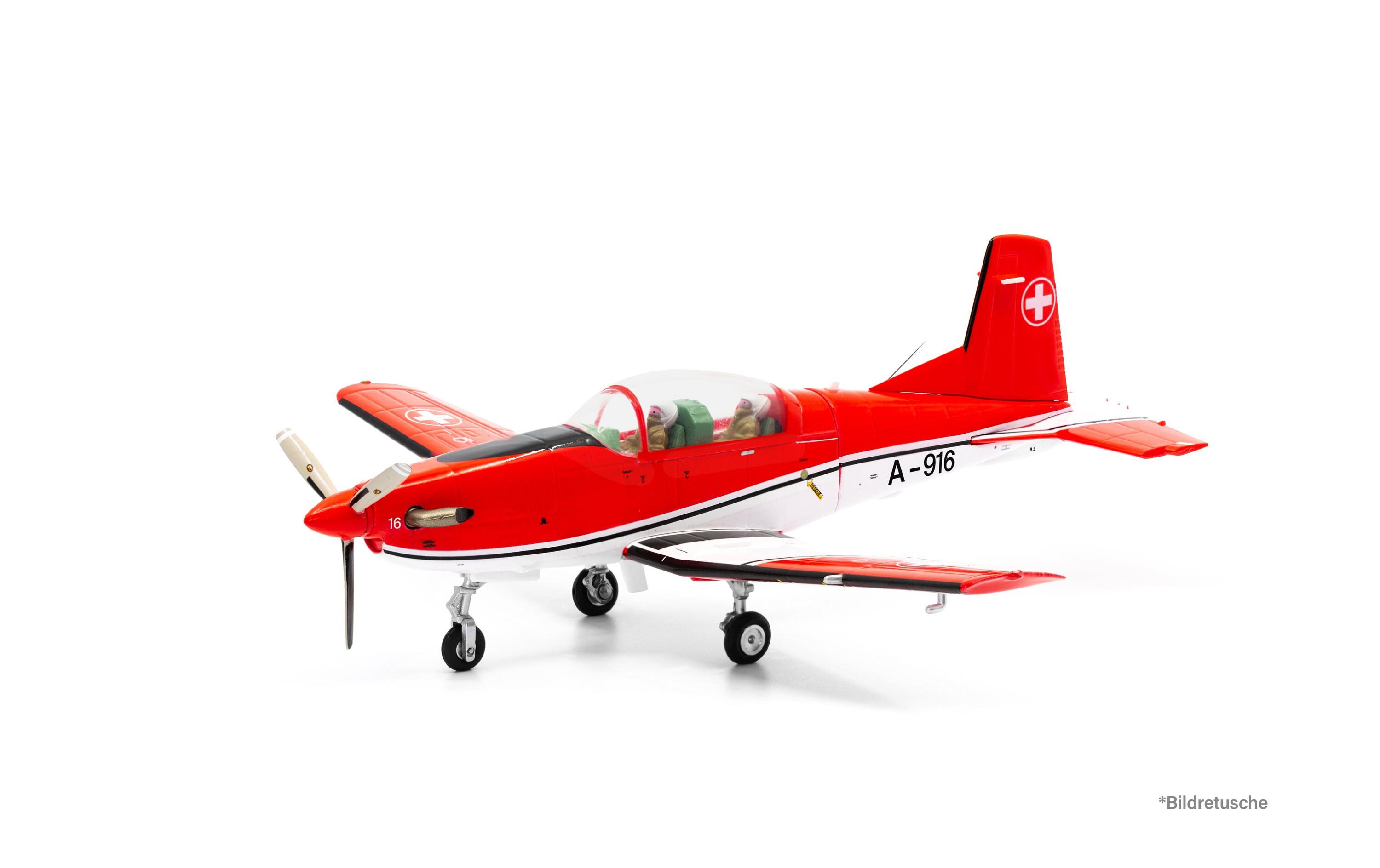 Pilatus PC-7 A-916 Swiss Air Force 1:72Detailliertes Modellflugzeug der Schweizer Luftwaffe