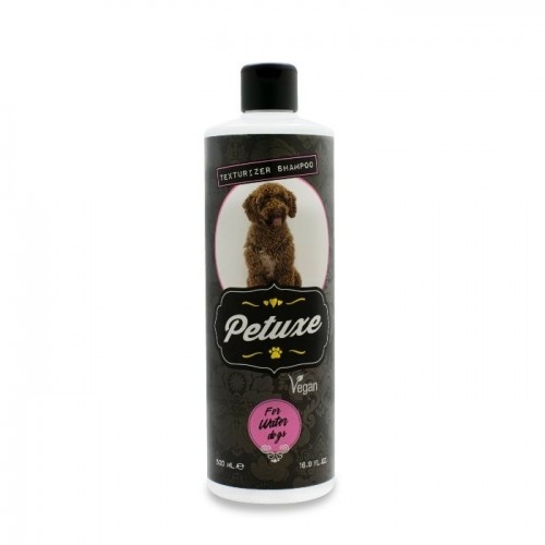 Shampoo texturizador Petuxe especialmente formulado para cães que gostam de água.