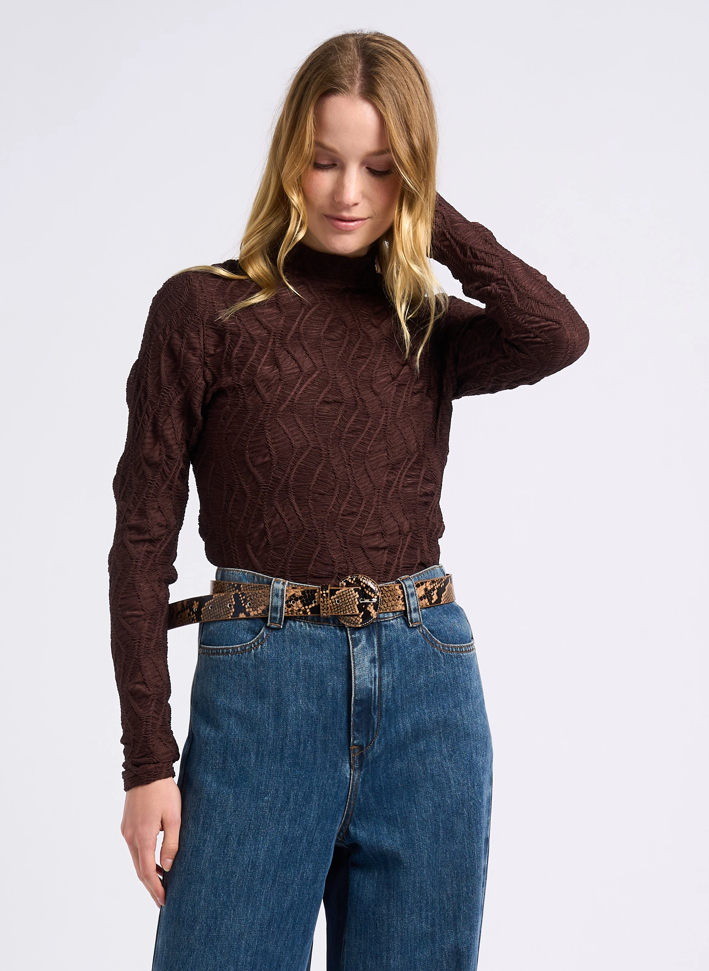 LOANA - Top ajusté col montant en fibres recylées | Marron