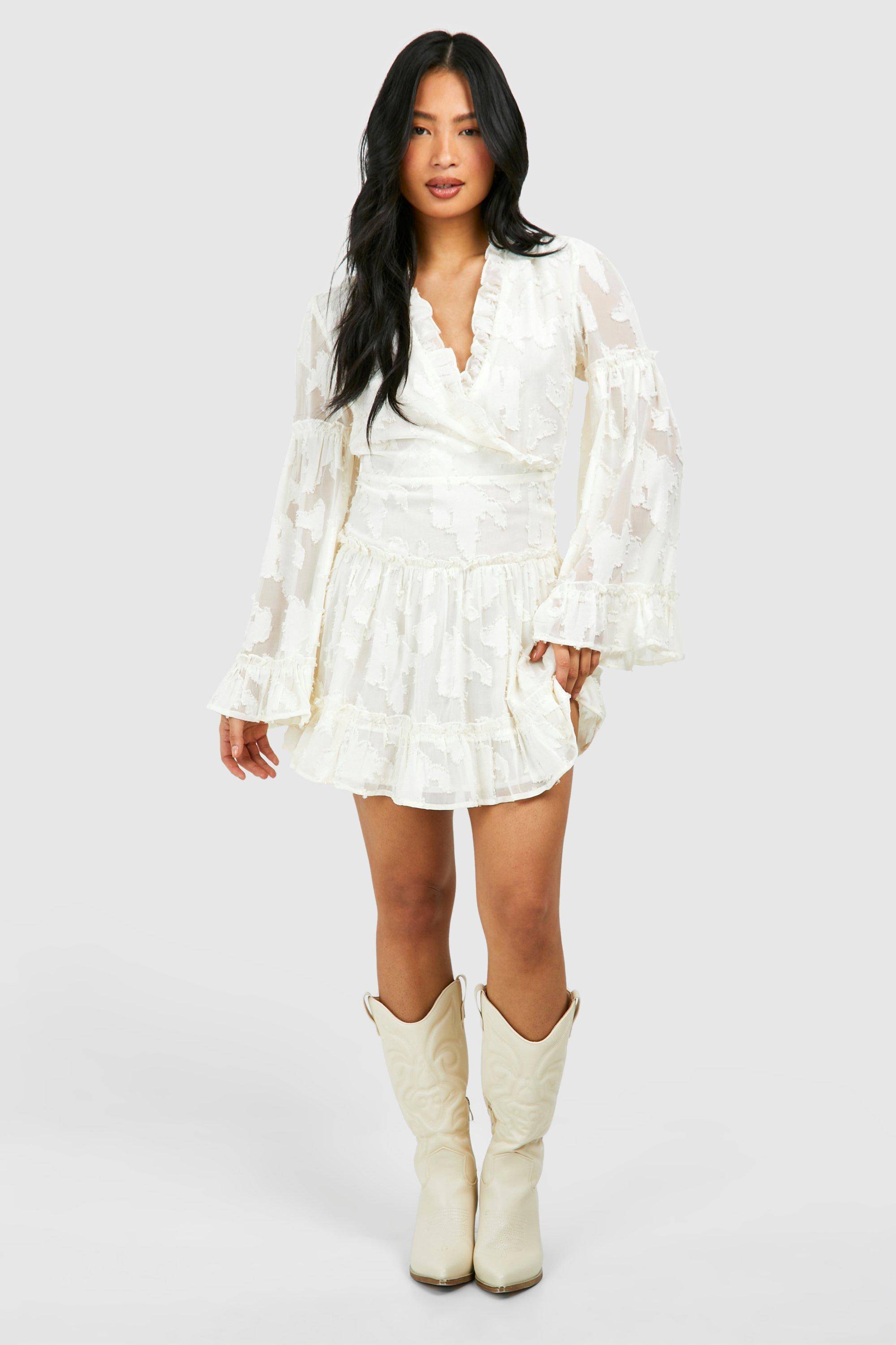 boohoo Petite Robe Mini en Burnout à Volants