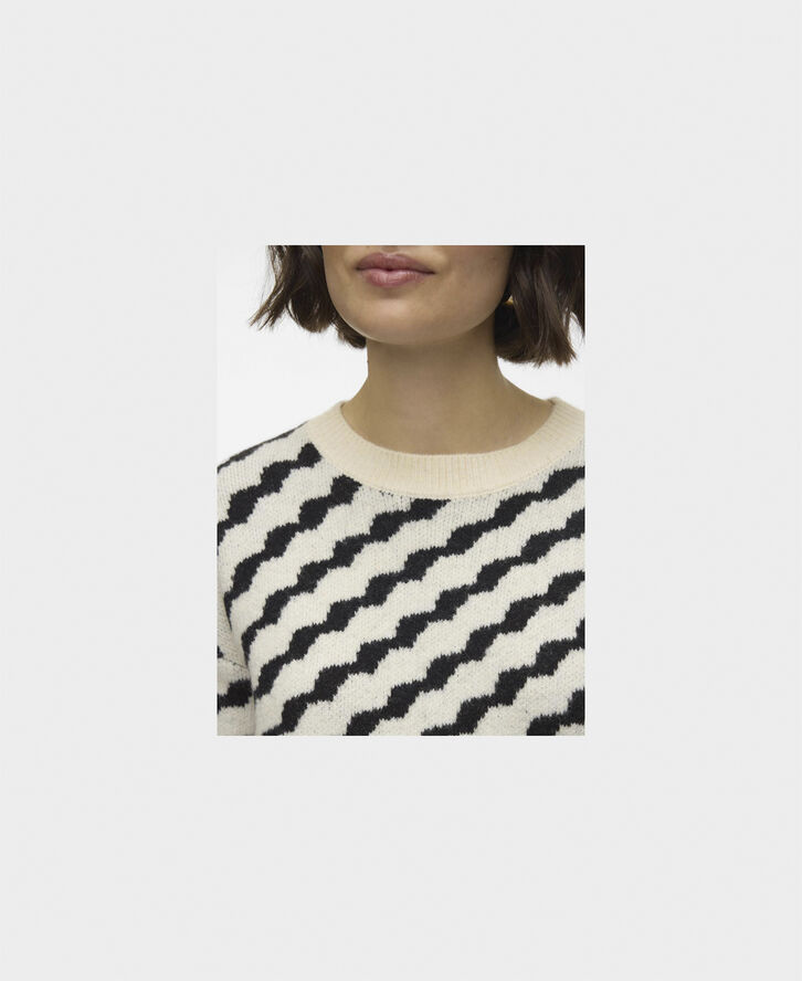 Vero Moda VMLARA LS O-NECK PULLOVER BOO REP Birch/w. black wave pattern