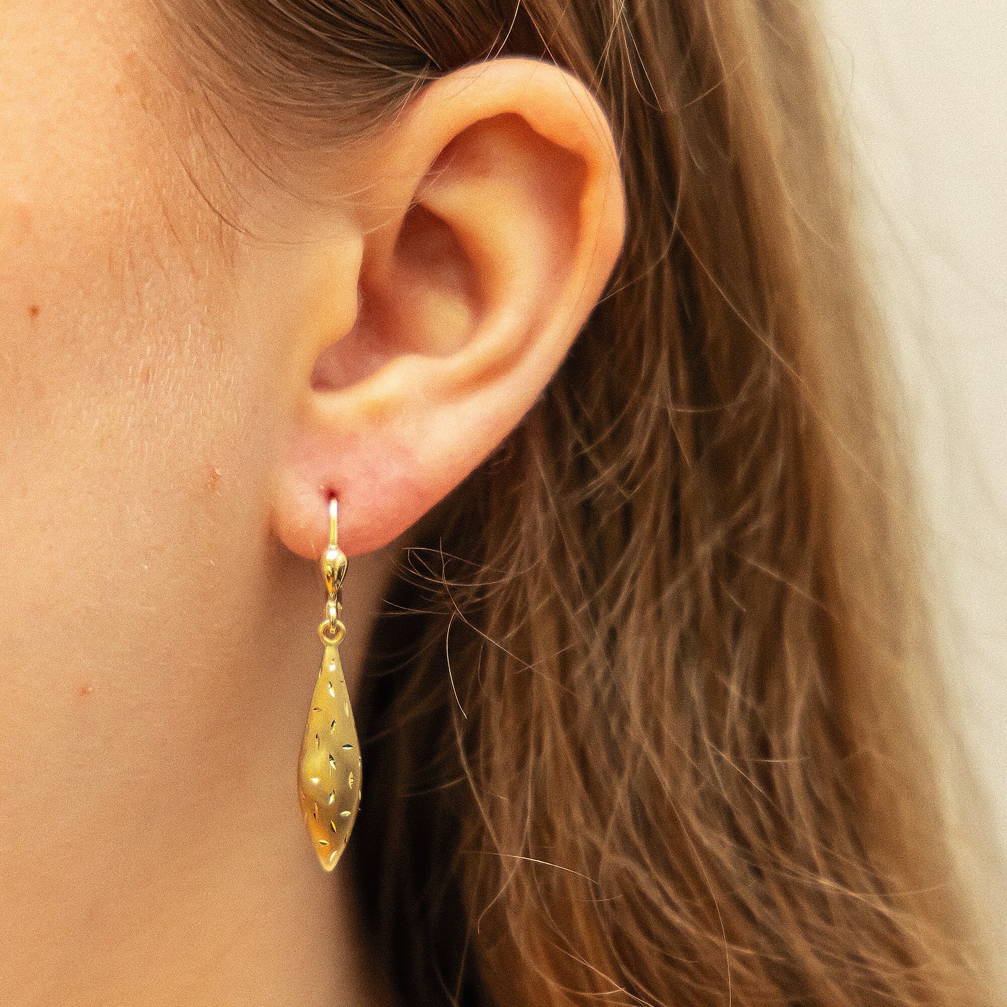 Fascination by Ellen K. Ohrringe 333 Gold glanz matt diamantiert