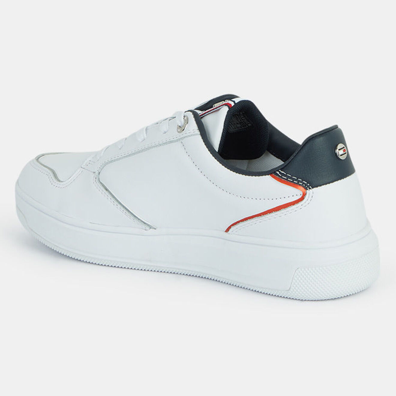 Tommy Hilfiger Baskets en Cuir J3 Elevated Cupsole blanc/marine