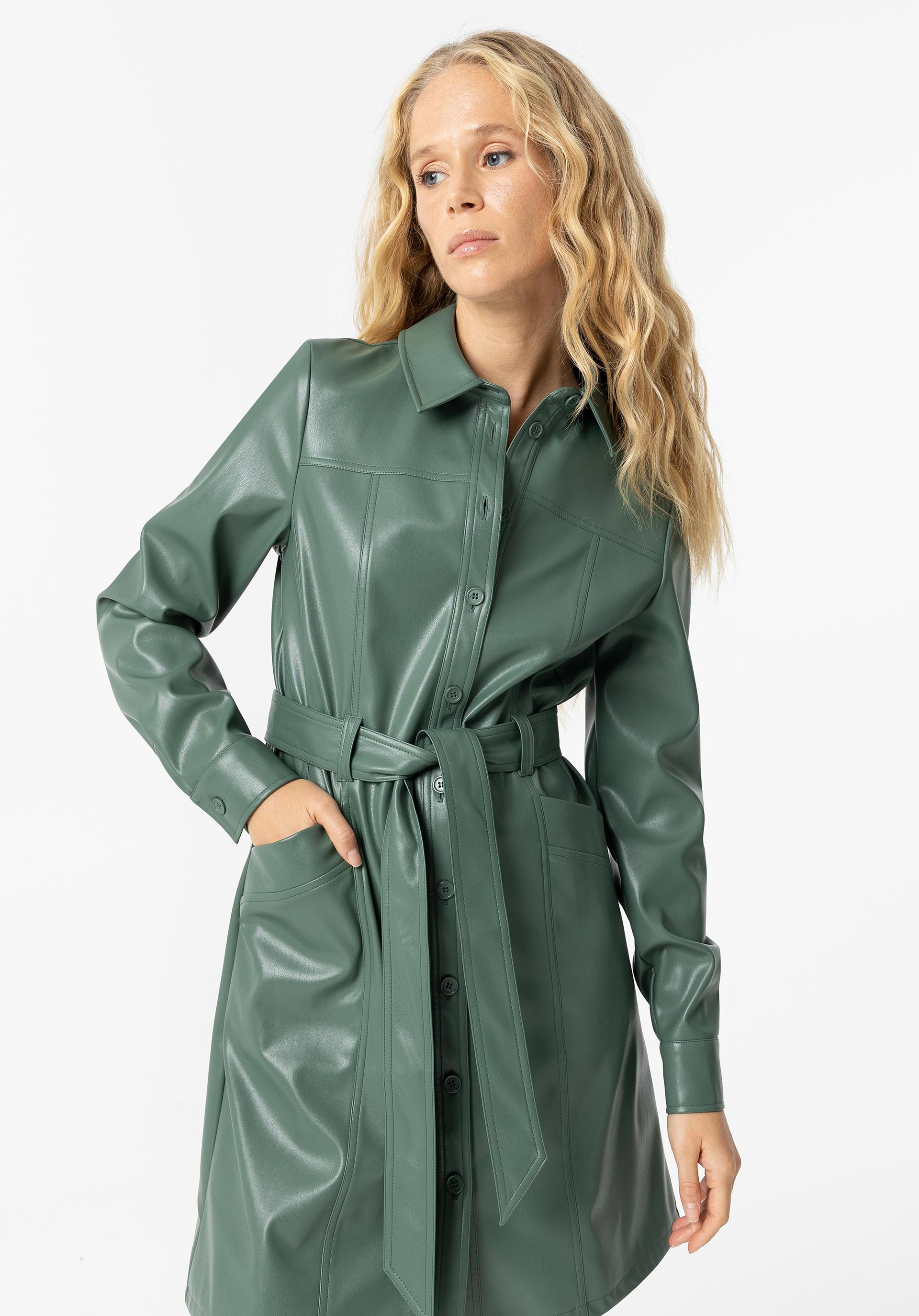 Vestido Efeito Pele com Cinto