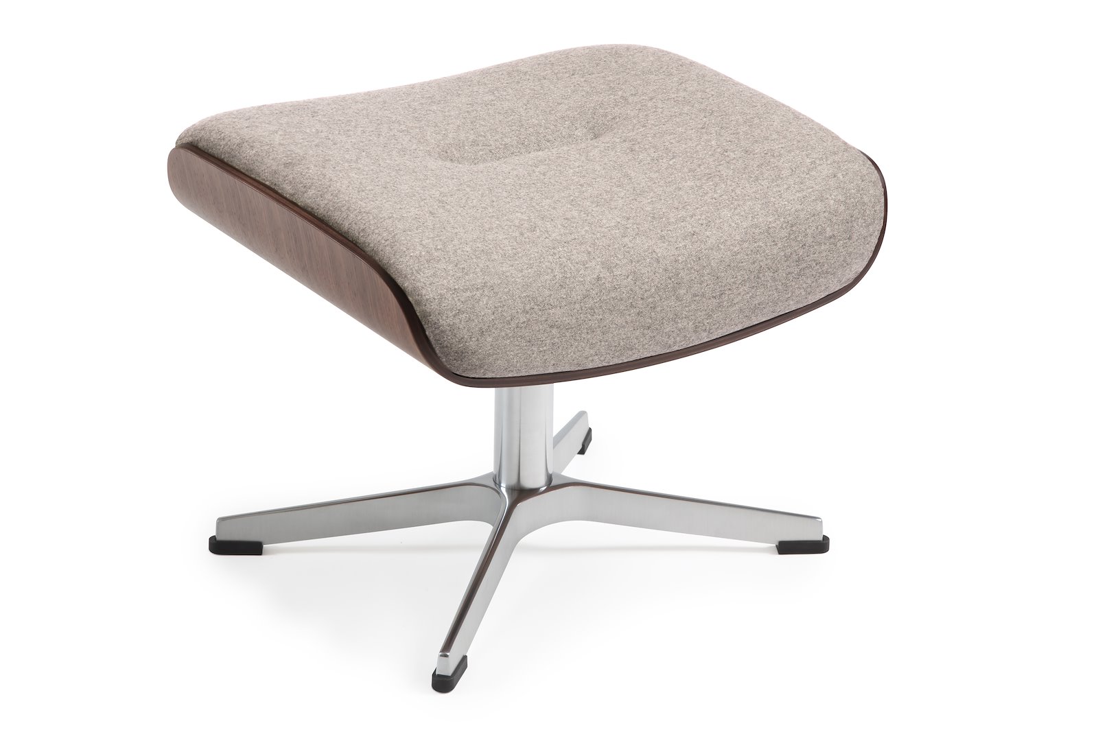 Air krakk I tekstil Sheford 1383-72 Light Grey, høy standard svingfot alu. Skrog i valnøtt