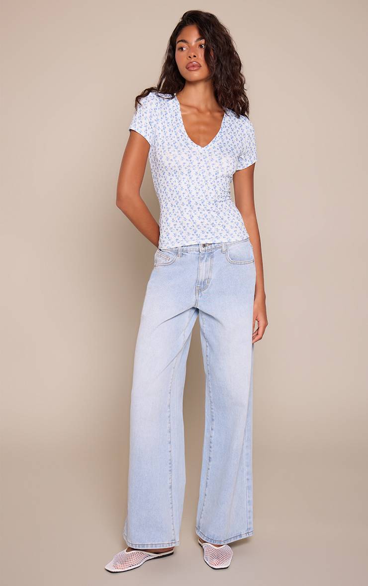 Bleu T-shirt À Manches Courtes À Motif Fleuri Ditsy Avec Détail Pointelle Et Encolure En V