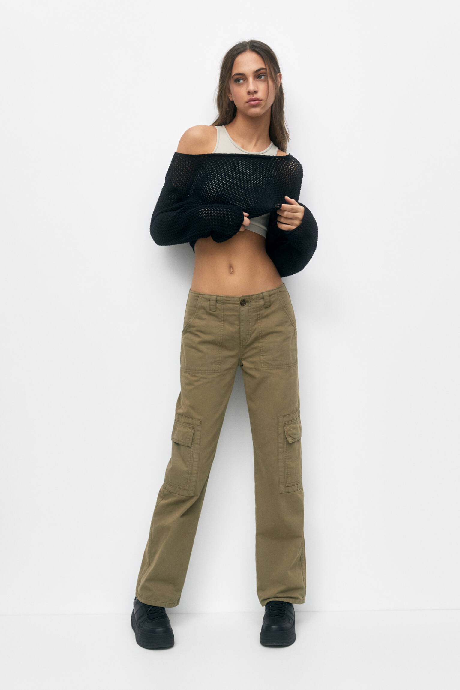 CALÇA CARGO DE CINTURA BAIXA - CÁQUI CLARO