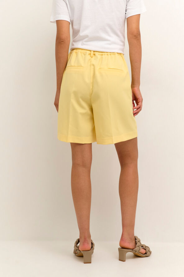 Kaffe KAsakura Wide Shorts Pale banana