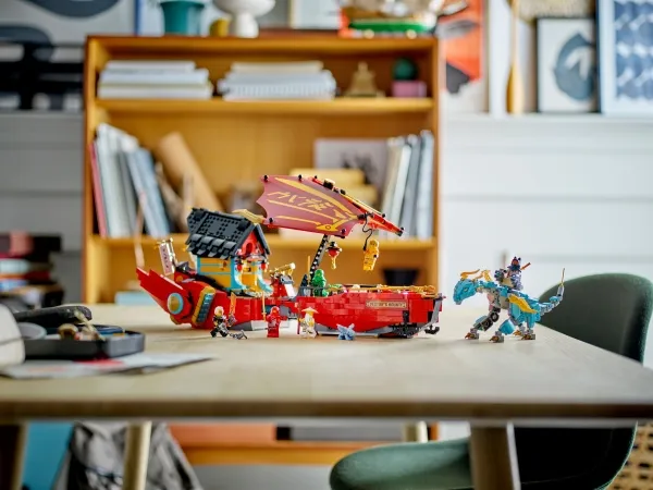 LEGO Ninjago 71797 Skæbnebåden – kapløb med tiden