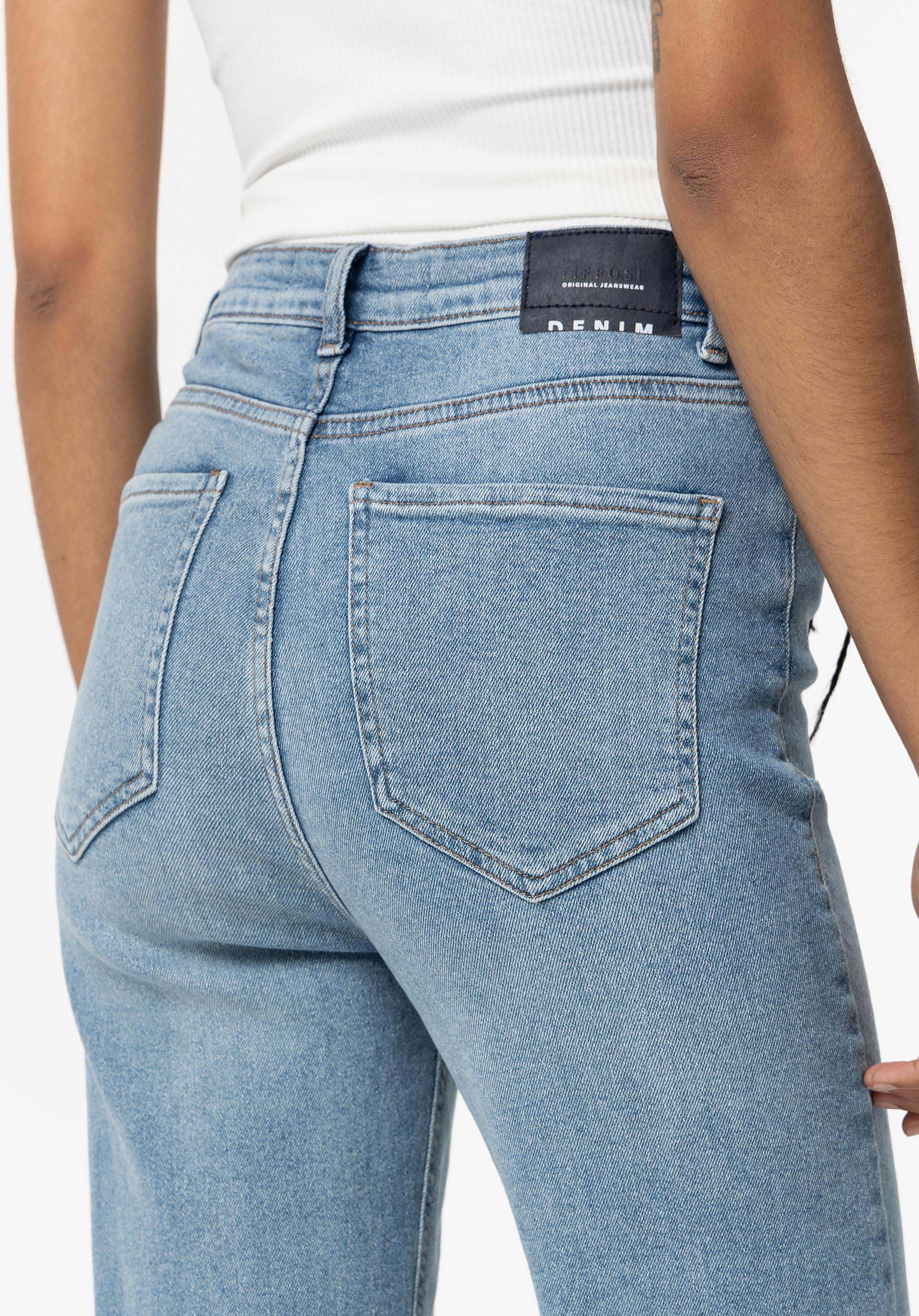 Jeans Mom Slim Fit Cintura Alta