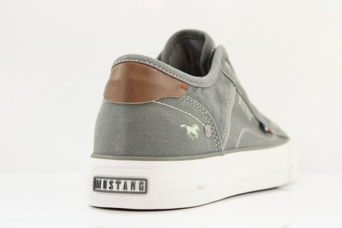 Mustang Slipper
