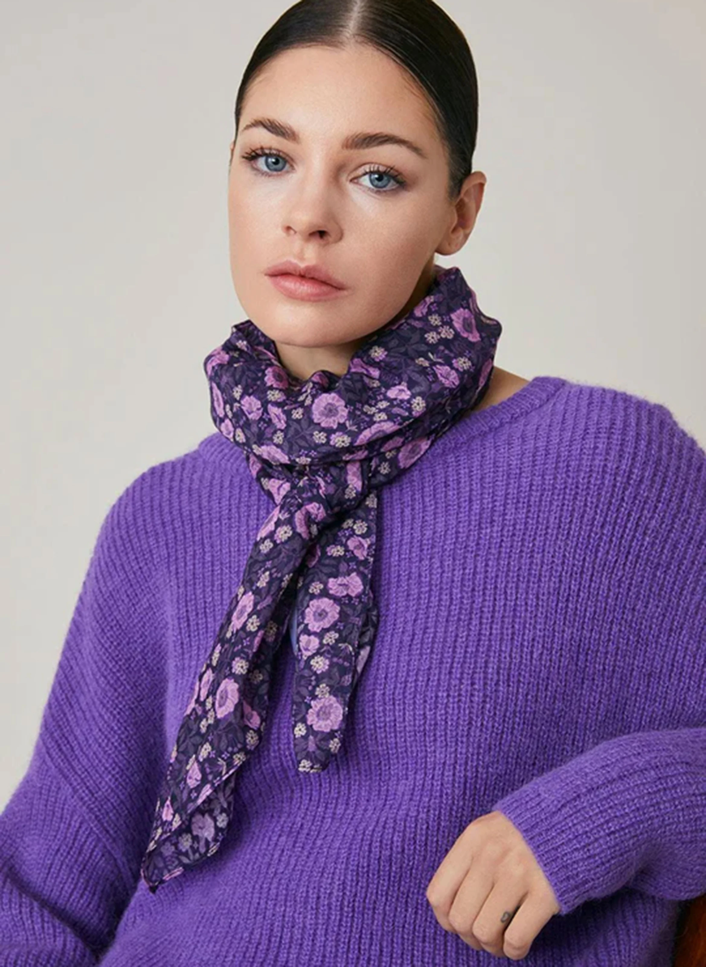 KIRSTEN - Foulard à imprimé fleuri | Rouge