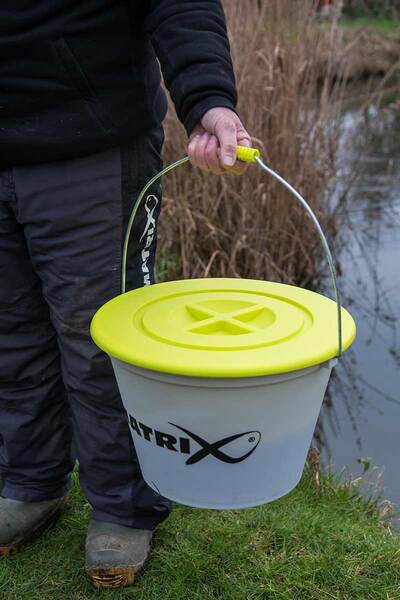 Seau Matrix Groundbait Bucket & Lid (17L)