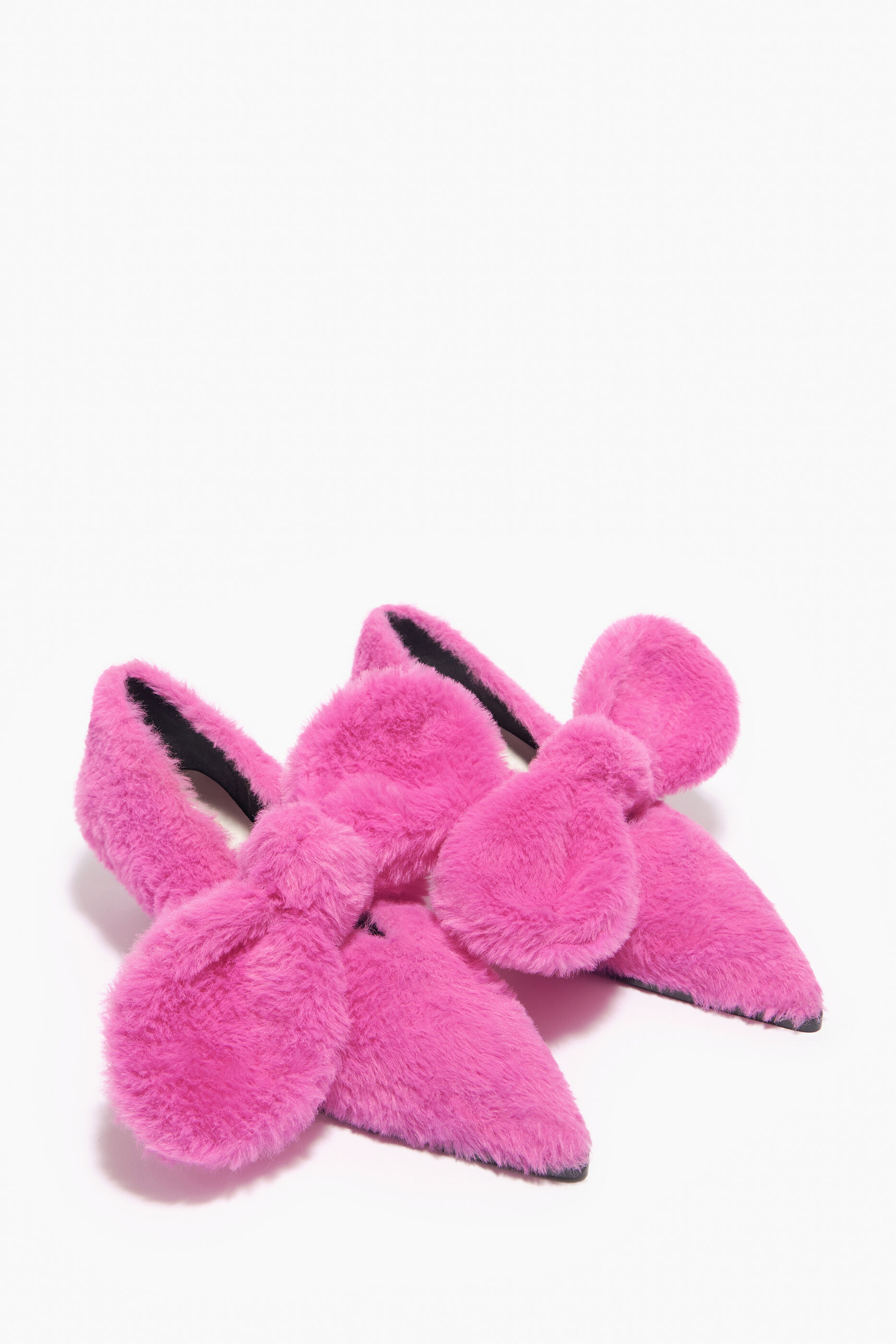 sapato de salto alto rosa com pelo