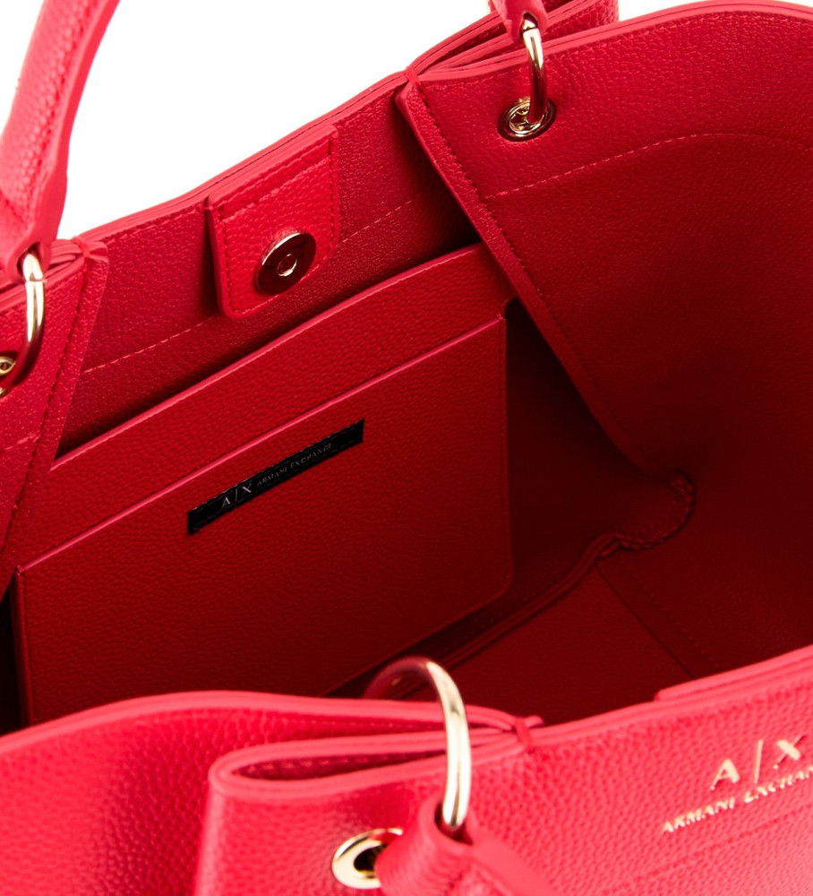 Sacola de compras vermelha da Armani Exchange