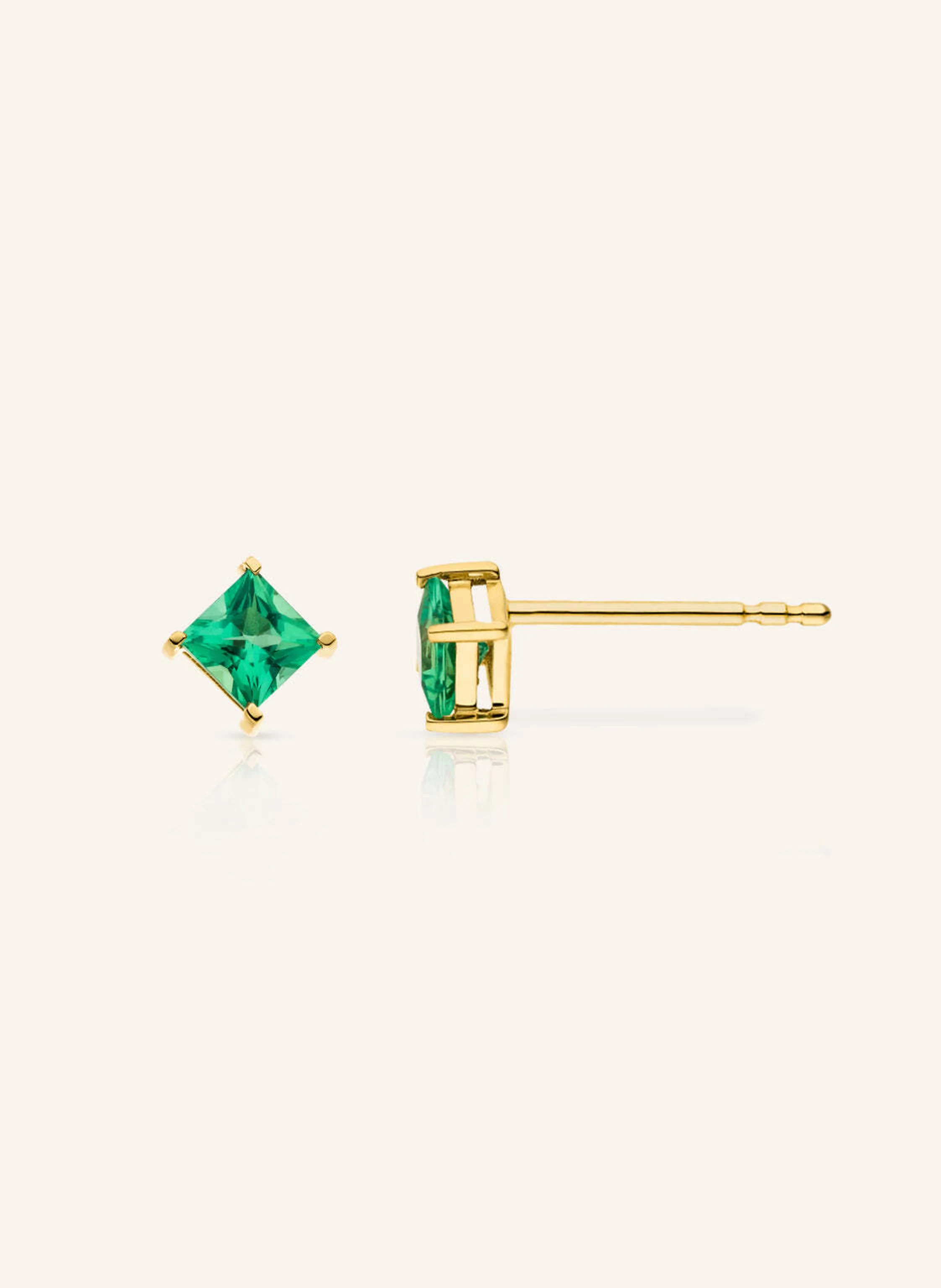 VEYNOU Ohrstecker KLARA SMARAGD aus 14 Karat Gelbgold und 0,50ct. lab-grown Smaragd