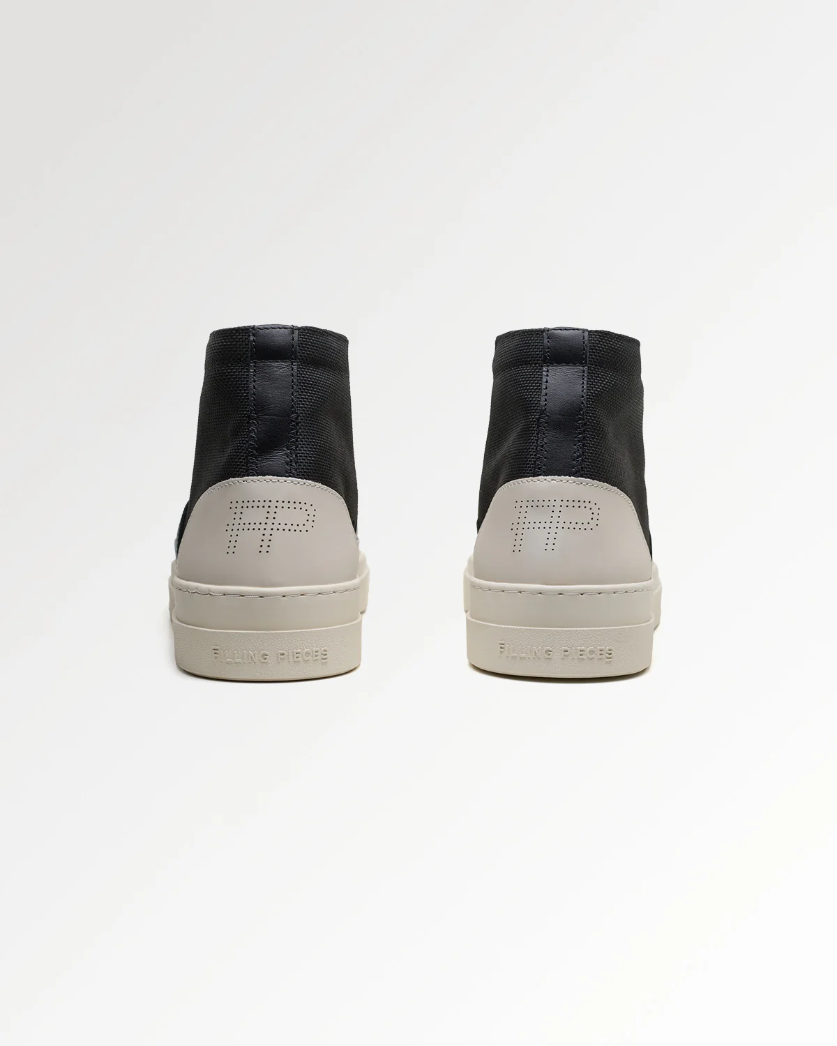 Riviera Mid Black